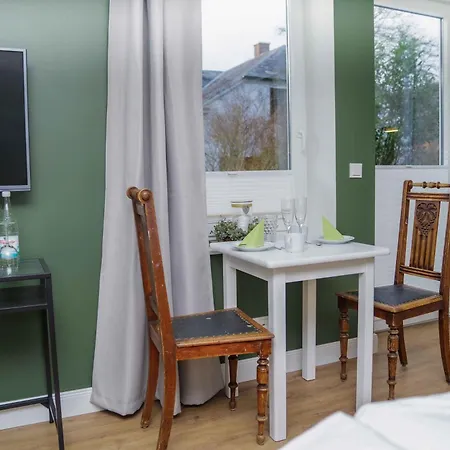 Gaestehaus Alte Buecherei * Mittelangeln